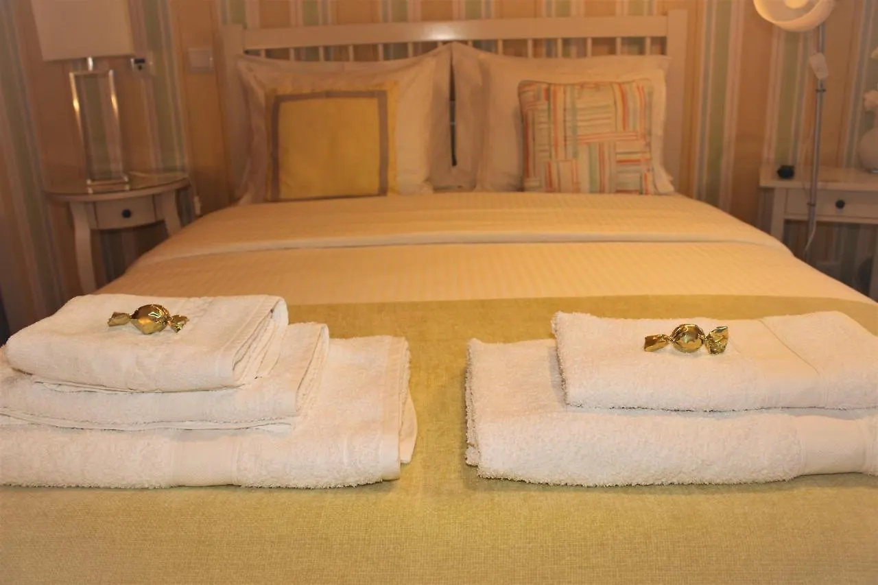 Cosy Rooms Sacavem Homestay