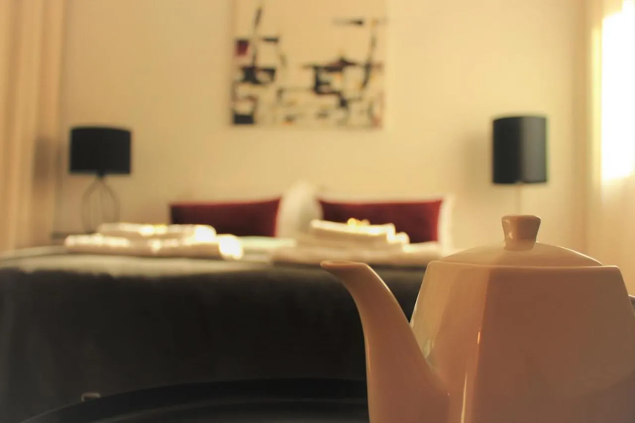 Cosy Rooms Sacavem Homestay